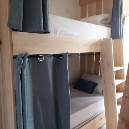 Vandrarhem Surfhouse, L'oyat